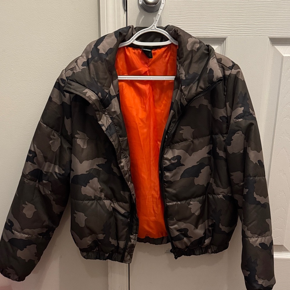 Women’s camo jacket